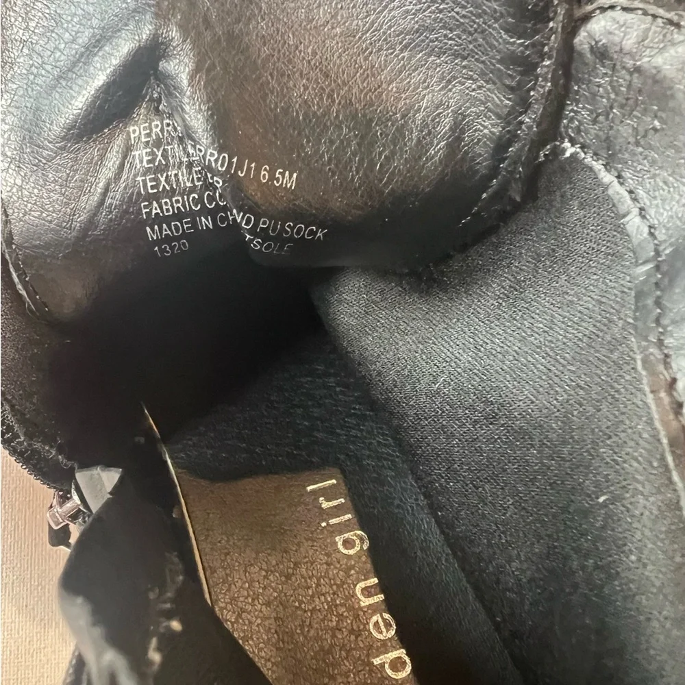 Madden Girl PERRYY Wedge Sneaker Black Size 6.5 Zip - Picture 6 of 7